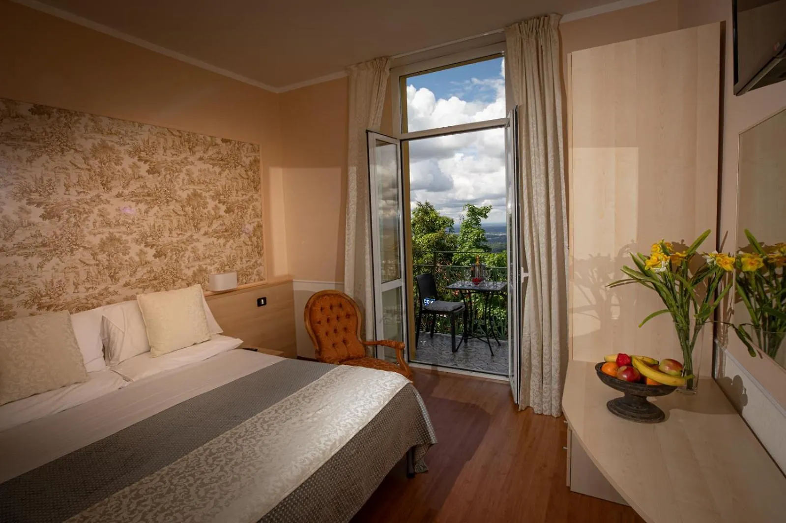 Hotel Vista Lago Brunate