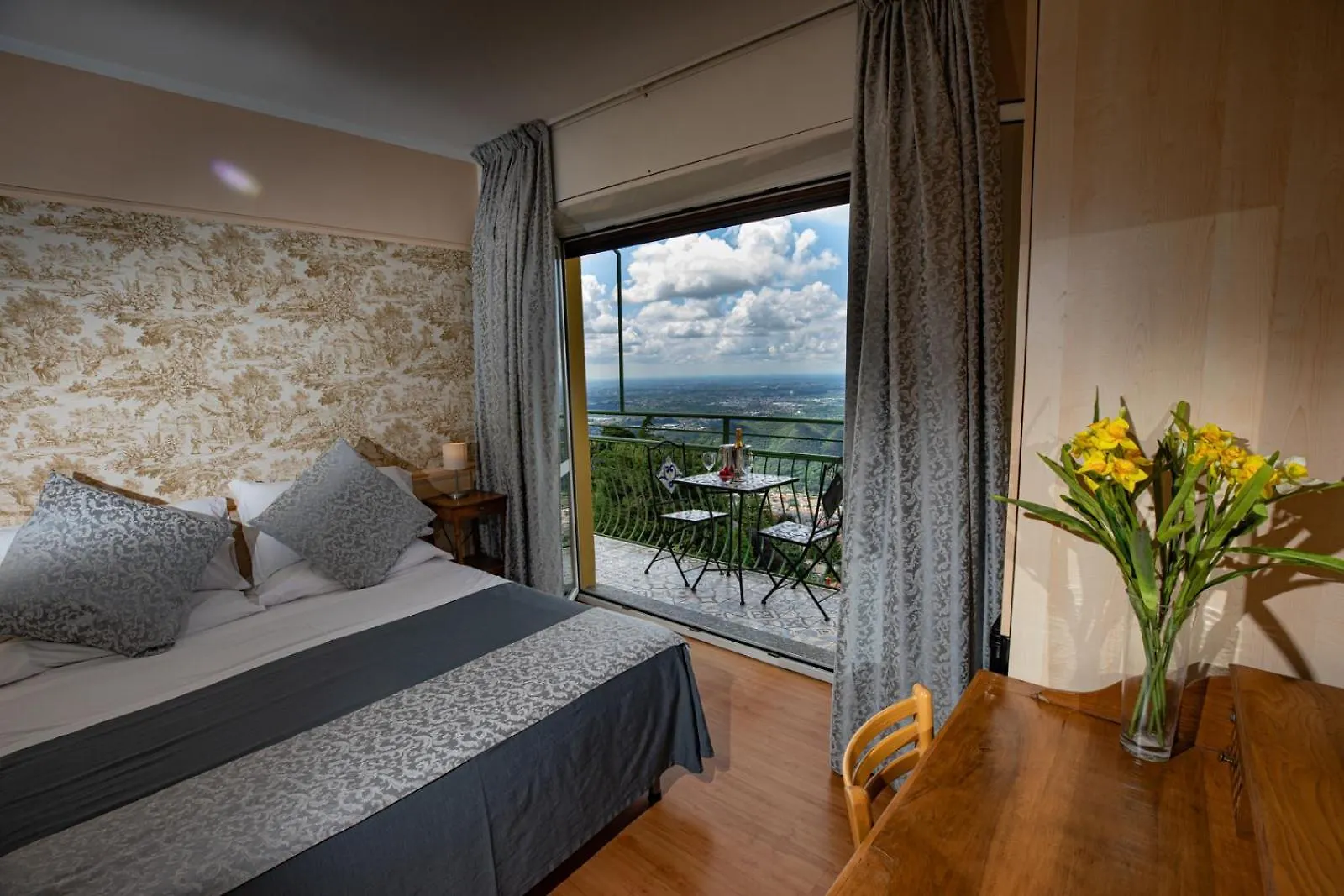 Hotel Vista Lago Brunate